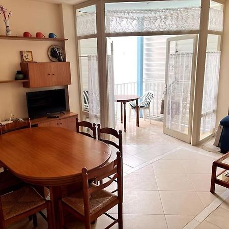 Piso Con Parking En El Centro A 2 Minutos De La Playa Διαμέρισμα L' Escala Εξωτερικό φωτογραφία